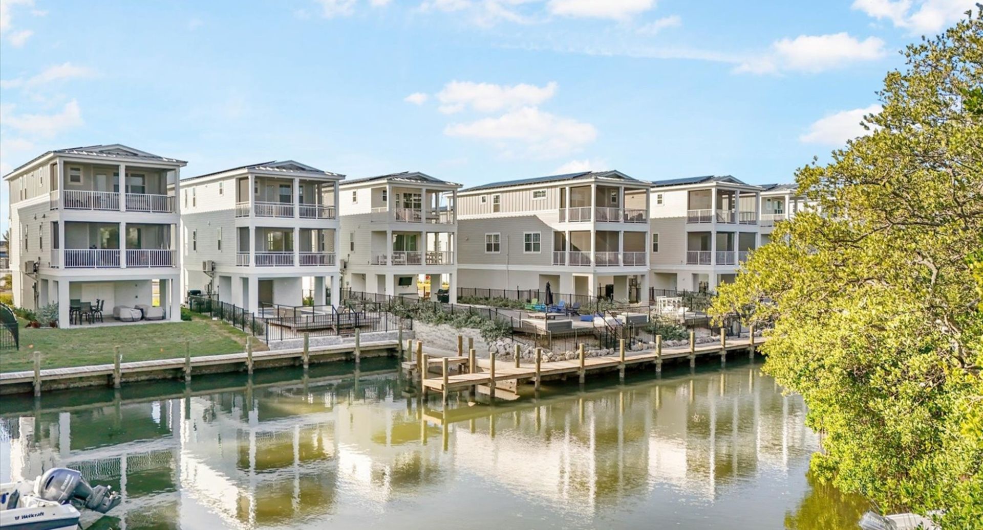 Hunters Point Resort & Marina